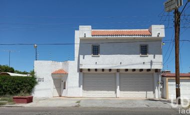 CASA EN RENTA CON DEPARTAMENTO Y ESTUDIO OFICINA ZONA CENTRAL LA PAZ