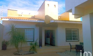 CASA EN RENTA CON DEPARTAMENTO Y ESTUDIO OFICINA ZONA CENTRAL LA PAZ