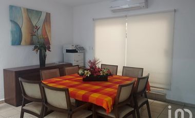 CASA EN RENTA CON DEPARTAMENTO Y ESTUDIO OFICINA ZONA CENTRAL LA PAZ