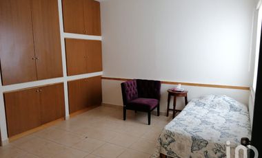 CASA EN RENTA CON DEPARTAMENTO Y ESTUDIO OFICINA ZONA CENTRAL LA PAZ