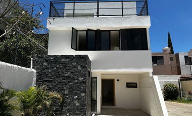 Casa Remodelada en Venta! En Coto Privado, Col. Moctezuma, Zapopan, Jalisco