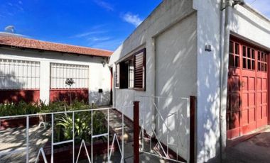 Casa en venta - 3 dormitorios 1 baño - 112mts2 - Villa Elvira, La Plata