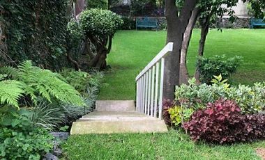 CASA EN VENTA CON HERMOSO JARDÍN