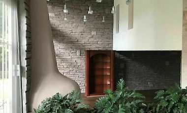 CASA EN VENTA CON HERMOSO JARDÍN