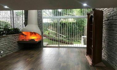 CASA EN VENTA CON HERMOSO JARDÍN