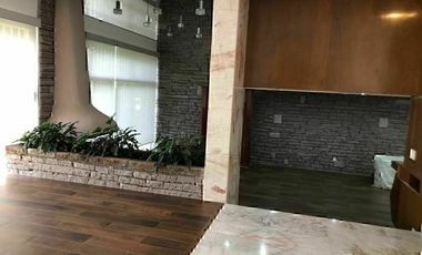 CASA EN VENTA CON HERMOSO JARDÍN