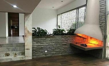 CASA EN VENTA CON HERMOSO JARDÍN