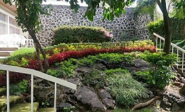 CASA EN VENTA CON HERMOSO JARDÍN