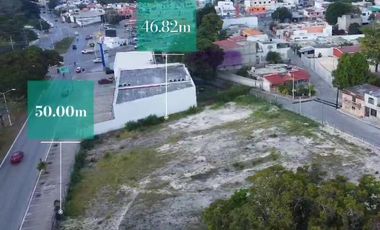 Amplio terreno en Avenida Lázaro Cardenas