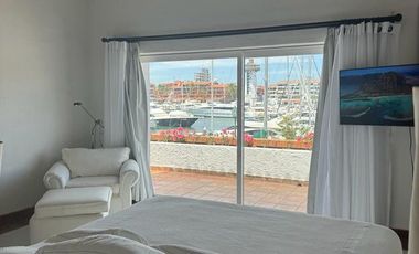 Hermosa Casa en Punta Iguana  frente a los barcos en la Marina Vallarta