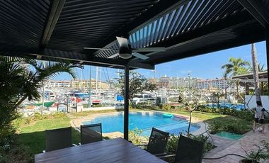 Hermosa Casa en Punta Iguana  frente a los barcos en la Marina Vallarta