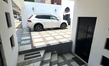 CASA EN VENTA CON VISTA A LA LAGUNA VILLAHERMOSA TABASCO