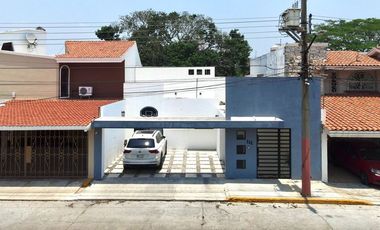 CASA EN VENTA CON VISTA A LA LAGUNA VILLAHERMOSA TABASCO