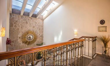 Casa en  venta en Valle Real frente a Parque