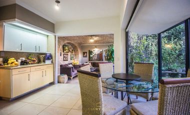 Casa en  venta en Valle Real frente a Parque