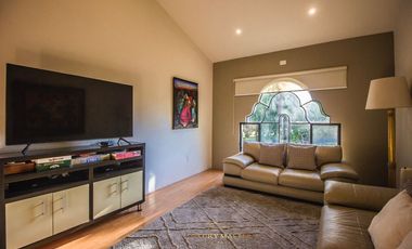 Casa en  venta en Valle Real frente a Parque
