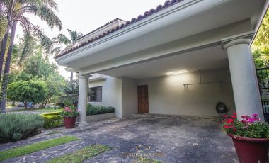 Casa en  venta en Valle Real frente a Parque