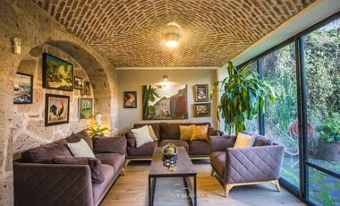 Casa en  venta en Valle Real frente a Parque