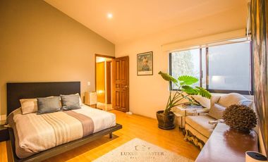 Casa en  venta en Valle Real frente a Parque