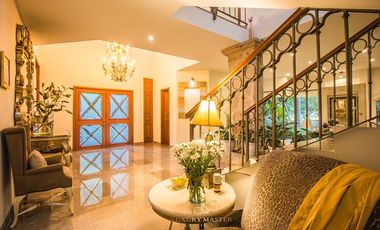 Casa en  venta en Valle Real frente a Parque