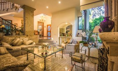 Casa en  venta en Valle Real frente a Parque