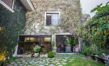 Casa en  venta en Valle Real frente a Parque