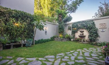 Casa en  venta en Valle Real frente a Parque