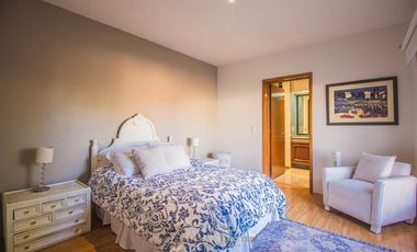 Casa en  venta en Valle Real frente a Parque