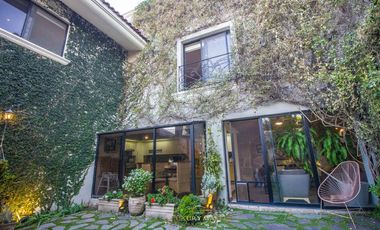 Casa en  venta en Valle Real frente a Parque