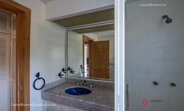 Casa en venta para Remodelar en Rinconada Santa Rita cerca Consulado Americano