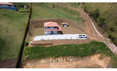 VENDO FINCA MARINILLA 6.500 MTS CERCA DEL PUEBLO CH
