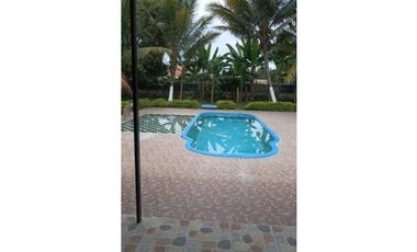 Finca de 1.800m2 con piscina en venta Rozo Palmira Valle Colombia