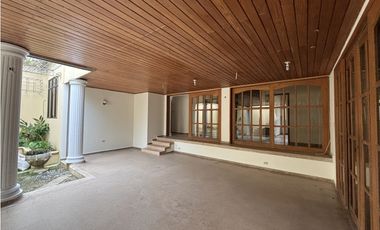 VENTA  O ARRIENDO DE CASA ESQUINERA EN ZONA ORIENTE