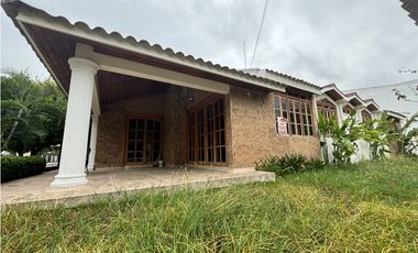 VENTA  O ARRIENDO DE CASA ESQUINERA EN ZONA ORIENTE