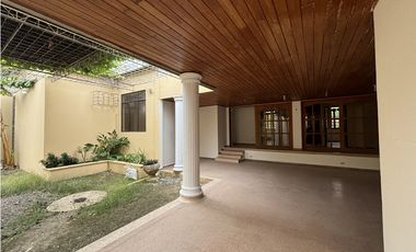 VENTA  O ARRIENDO DE CASA ESQUINERA EN ZONA ORIENTE