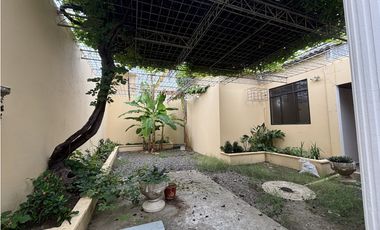 VENTA  O ARRIENDO DE CASA ESQUINERA EN ZONA ORIENTE