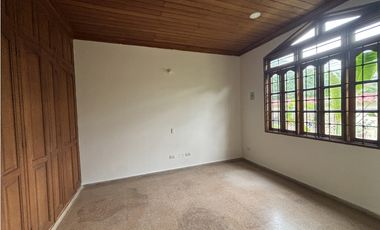 VENTA  O ARRIENDO DE CASA ESQUINERA EN ZONA ORIENTE