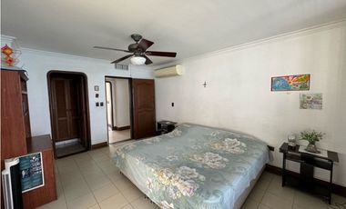 Amplio apartamento frente al mar