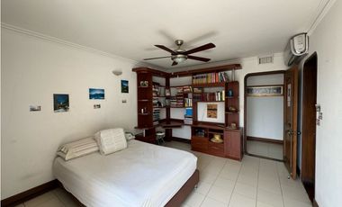 Amplio apartamento frente al mar