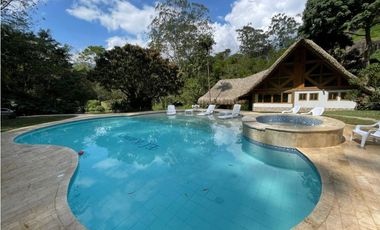 FINCA CABALLISTA CON LAGO EN GIRARDOTA