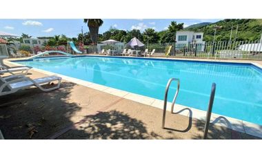 Casa En Condominio Con Piscina En San Joaquín La Mesa Cundi