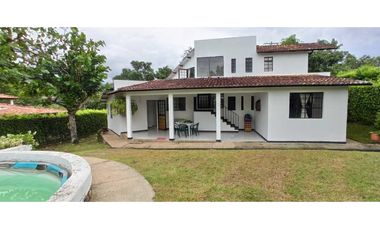 Casa Campestre En San Joaquín En Condominio