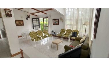 Casa Campestre En San Joaquín En Condominio