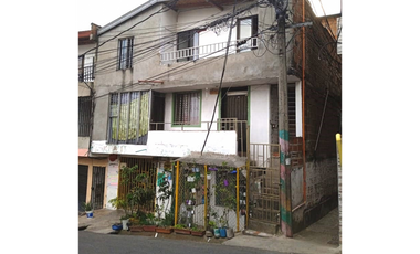 Venta edificio con 5 apartamentos Barrio San Javier Medellín