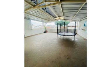 Barrio Las Flores - Casa en venta y/o permuta