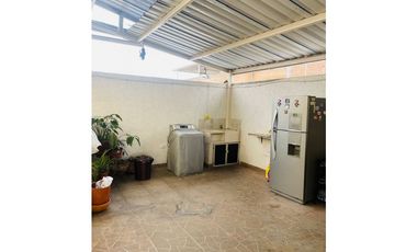 Barrio Las Flores - Casa en venta y/o permuta