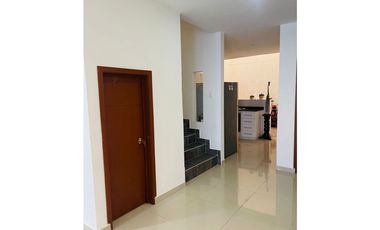 Barrio Las Flores - Casa en venta y/o permuta