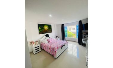 Barrio Las Flores - Casa en venta y/o permuta