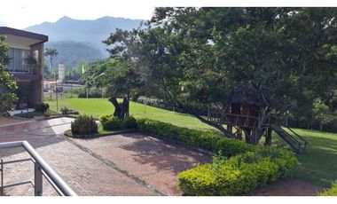 Maat Vende Casa  en Condominio  Villeta 216m2 650Millones