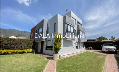 CASA CAMPESTRE EN VENTA EN COTA, VEREDA LA MOYA. INMOBILIARIAS COTA